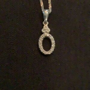 White Gold Oval Pavé Pendant Necklace - Elegant Women's Jewelry